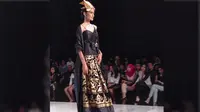 Dunia fashion di Indonesia semakin berkembang, banyak kegiatan yang merangsang industri fashion dalam negeri terus bertumbuh. 