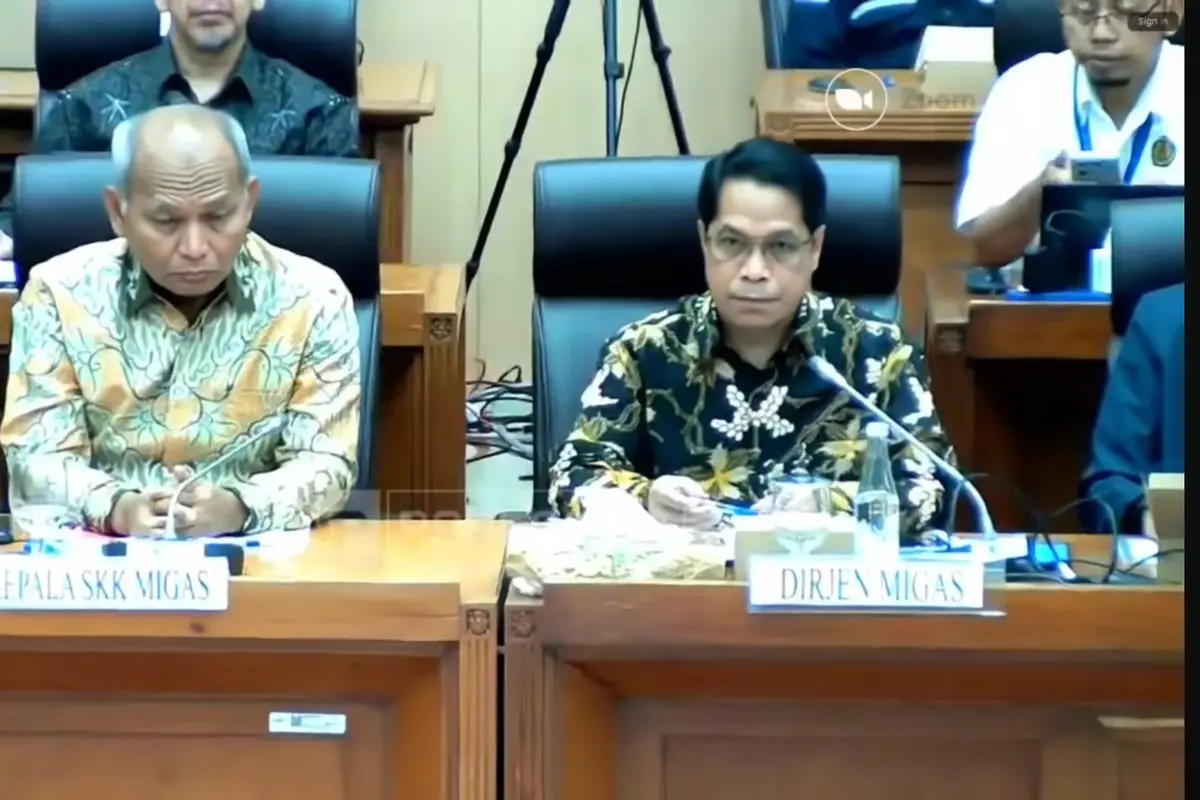 Direktur Jenderal Minyak dan Gas Bumi, Kementerian ESDM, Laode Sulaeman saat Rapat Dengar Pendapat dengan Komisi XII DPR, di Jakarta, Kamis (13/11/2025). (Foto: Liputan6.com/Arief RH)