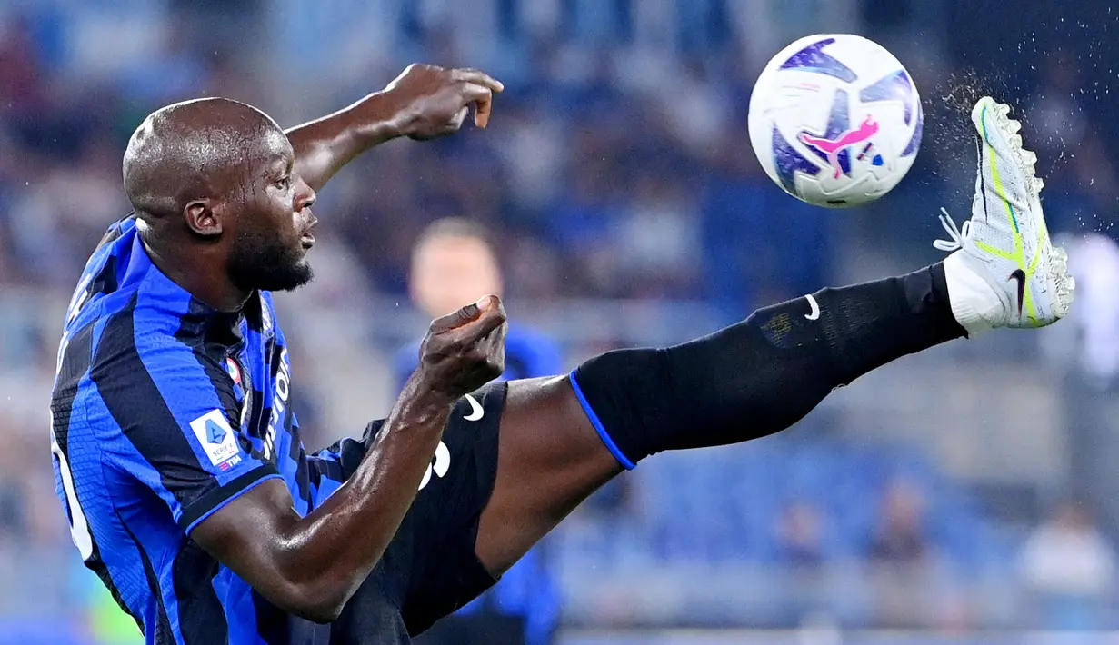 Romelu Lukaku menjadi sasaran kekesalan fans usai Inter Milan terkapar di markas Lazio pada pekan ketiga Serie A, Sabtu (27/8/2022).