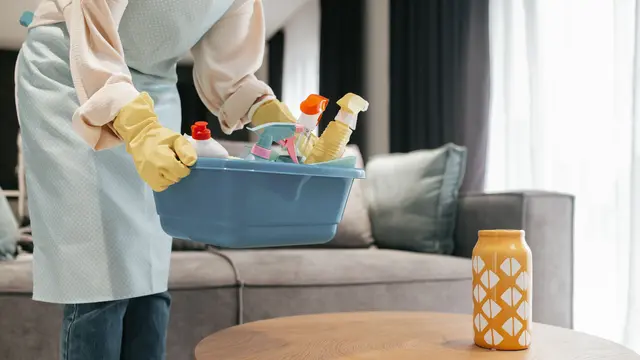 Kumpulkan Alat dan Bahan Bersih-Bersih [Dok/freepik.com]