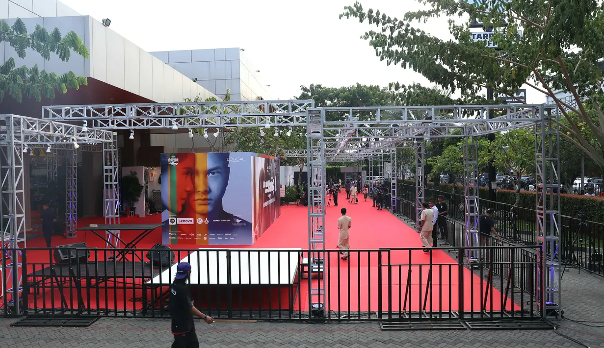 Kota yang dikenal dengan gudeg ini dipilih lantaran 70 persen syuting film ini mengambil kota Yogyakarta. Dan banyak seniman Yogya yang terlibat. Selain itu banyak kenangan bagi para tim produksi dan pemain. (Andy Masela/Bintang.com)