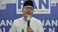 Ketua Umum PAN Zulkifli Hasan memberikan keterangan saat menyerahkan surat rekomendasi untuk Pilkada Solo 2020 di Jakarta, Rabu (12/8/2020). PAN telah resmi memberikan dukungannya kepada Gibran Rakabuming Raka dan Teguh Prakosa pada Pilkada Solo 2020. (merdeka.com/Iqbal Nugroho)