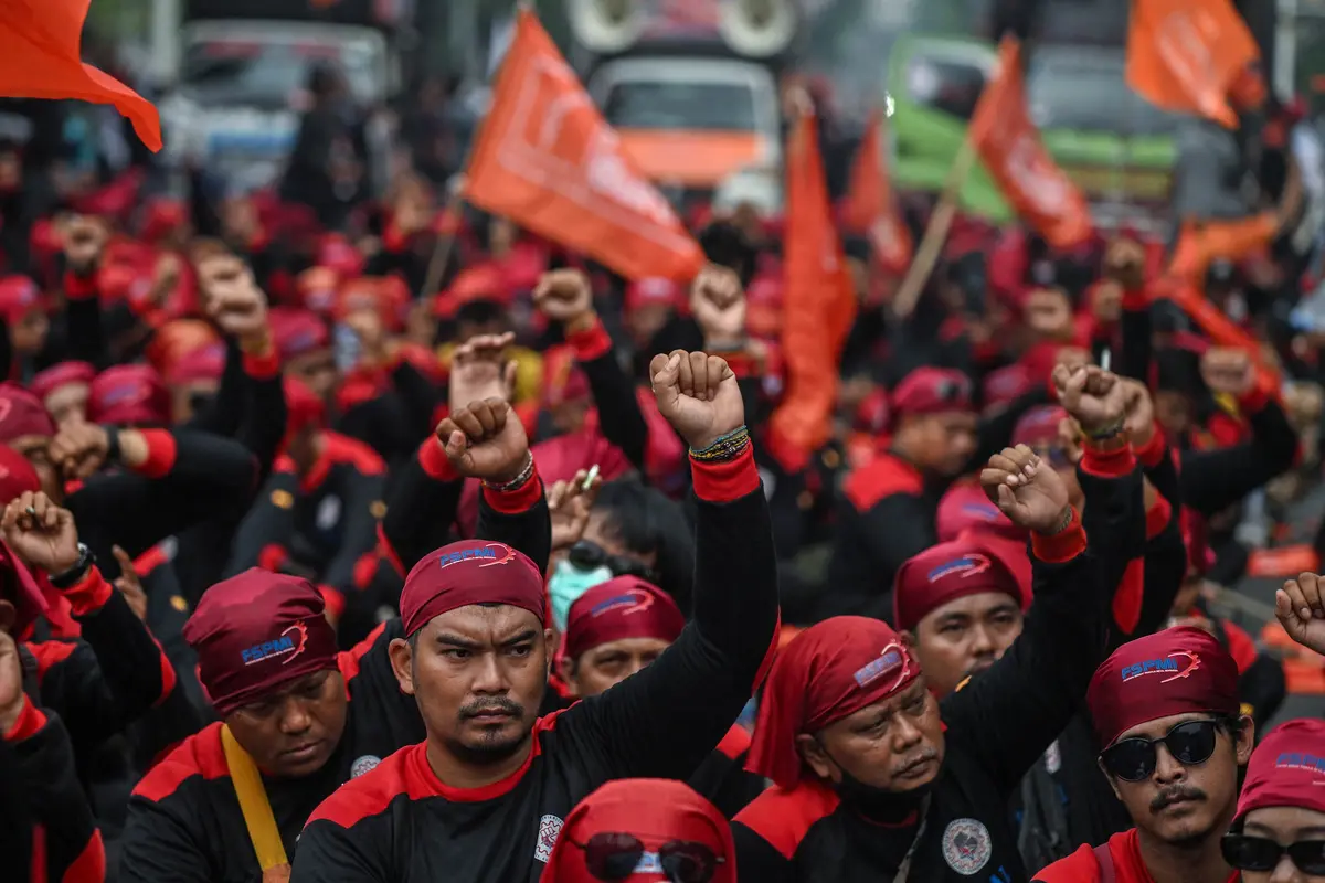 Kembali Berunjuk Rasa, Buruh Minta Kenaikan UMP 2025 Hingga 10 Persen