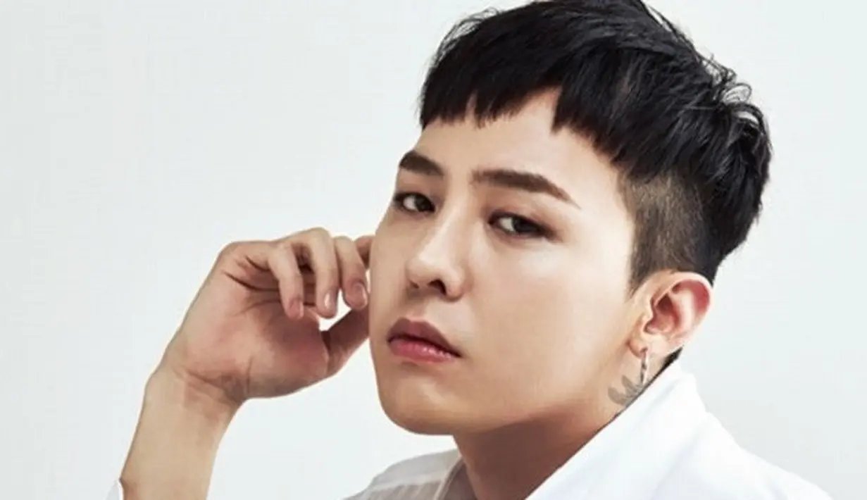 Walaupun sosoknya dingin, ternyata G-Dragon juga bisa bersikap lucu saat melalukan aegyo. (Foto: Soompi.com)