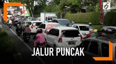 Libur Imlek warga mulai padati Kawasan Puncak, Bogor, Jawa Barat,