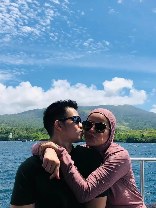 Saling Sindir di Media Sosial, Ini 6 Potret Mesra Olla Ramlan dan Aufar Hutapea