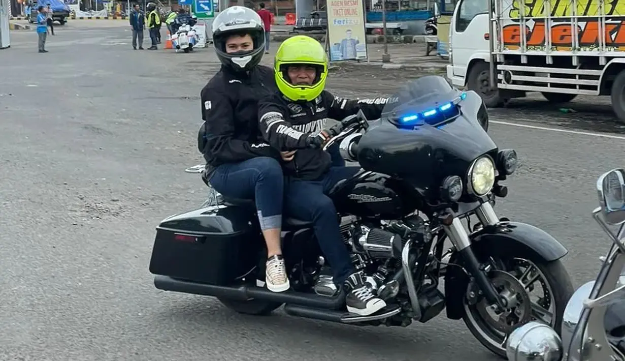 Kini, rumah tangga Keket dan anggota DPRP Sidrap itu terancam kandas. Idham Masse mengajukan permohonan cerai talak kepada Cathrine di Pengadilan Agama Jakarta Selatan, 9 Oktober lalu. [instagram/cathrinewilson]