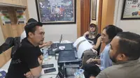 Foto penampakan Lucinta Luna saat menjalani pemeriksaan di Markas Polres Jakarta Barat. (Istimewa)