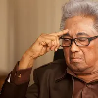 Inilah pekerjaan yang pernah Adnan Buyung Nasution jalani selama hidupnya.