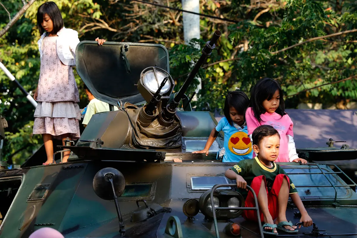 20150827- Warga Depok Antusias Tonton Pameran Alutsista TNI-Jabar