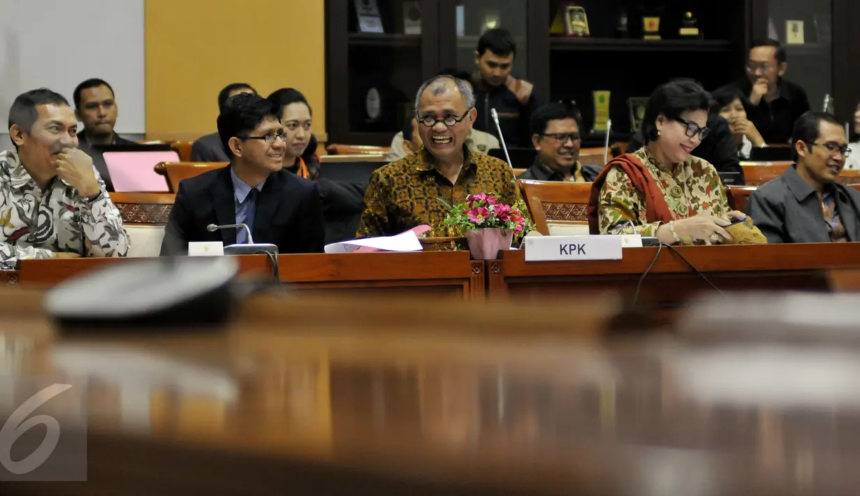 Pimpinan KPK menghadiri Rapat Dengar Pendapat (RDP) bersama Komisi III DPR RI di Gedung Nusantara II, Komplek Parlemen Senayan, Jakarta, Selasa (14/6). Dalam rapat, KPK akan menyampaikan hasil penyelidikan kasus RS Sumber Waras. (Liputan6.com/Johan Tallo)