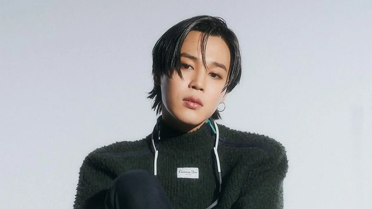 Gaya Fashion Jimin BTS yang Baru Jadi Duta Dior