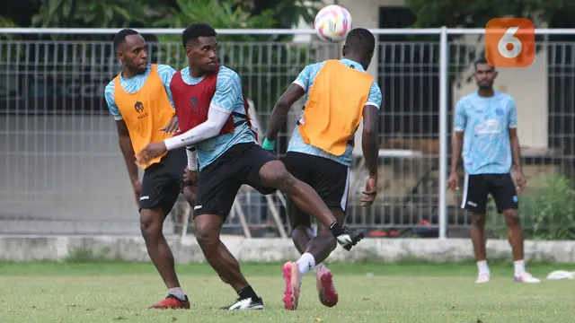 Pemain PSBS Biak Armando Robert Oropa
