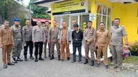 Guru SMA Digerebek Diduga sedang Mesum dengan Sesama Pria di Kamar Mandi Masjid
