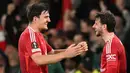 Gol kedua Mason Mount pada menit ke-90+1 menutup keunggulan Manchester United 4-1 atas Athletic Bilbao di leg kedua semifinal Liga Europa 2024/2025. (Oli SCARFF/AFP)