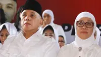 Deklarasi ratusan perempuan dari istri-istri partai koalisi merah putih itu dipimpin oleh istri Hatta, Okke Hatta Rajasa di Rumah Polonia, Jakarta, Kamis (29/5/14). (Liputan6.com/Faizal Fanani) 