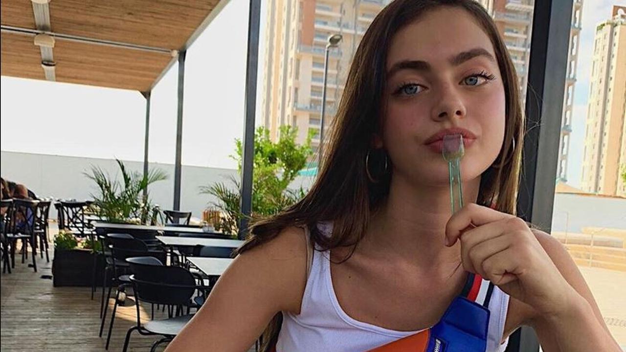 Deretan Potret Kasual Yael Shelbia, Wanita Tercantik Kedua 2019 yang Sempat Picu Kontroversi