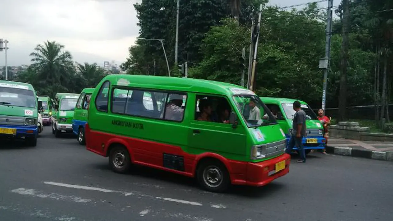 Angkot di Bogor