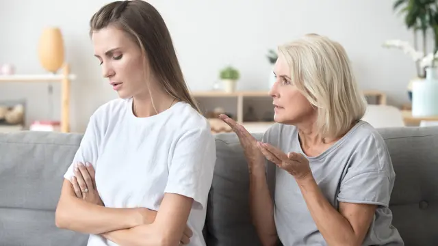 Ciri-ciri Keluarga yang Toxic, Wajib Simak Kalau Nggak Mau Kena Mental