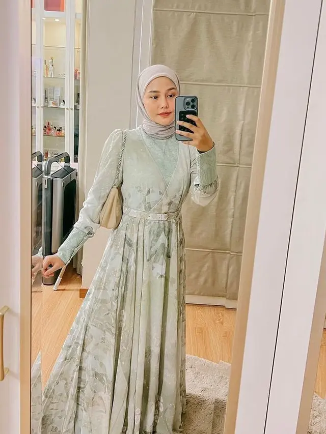 6 Potret Dara Arafah Tampil Stylish Pakai Gamis yang Bisa Jadi Inspirasi