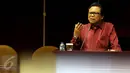Wakil Ketua MPR RI, Oesman Sapta saat acara Sosialisasi Empat Pilar di Kompleks Parlemen, Jakarta, Rabu (30/9/2015). Acara sosialisasi empat pilar ini diikuti oleh siswa dari SMA 285 Jakarta. (Liputan6.com/Johan Tallo)