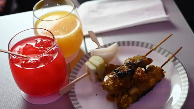Makan di Kabin A380 Singapore Airlines