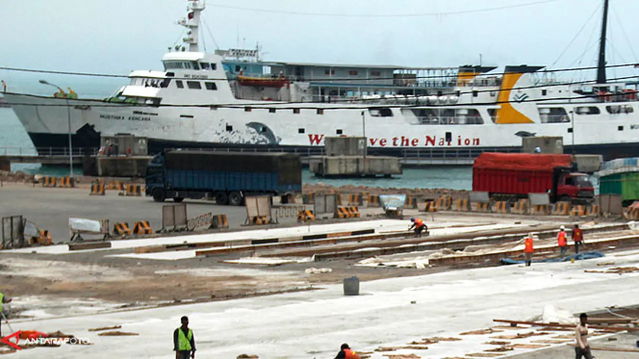 pt-pelni-kapal-roro130405b.jpg