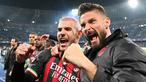 AC Milan sukses melangkah ke partai semifinal Liga Champions 2022/2023 untuk menantang sang tetangga AC Milan. Dalam skuad AC Milan terkini, sebagian besar pemain tercatat baru pertama kali merasakan pengalaman lolos ke babak empat besar kompetisi terelite di Benua Eropa. Hanya ada 4 pemain dalam skuad AC Milan terkini yang pernah mencapai babak semifinal Liga Champions bersama klubnya terdahulu. Siapa saja? Berikut daftar keempatnya. (AFP/Alberto Pizzoli)