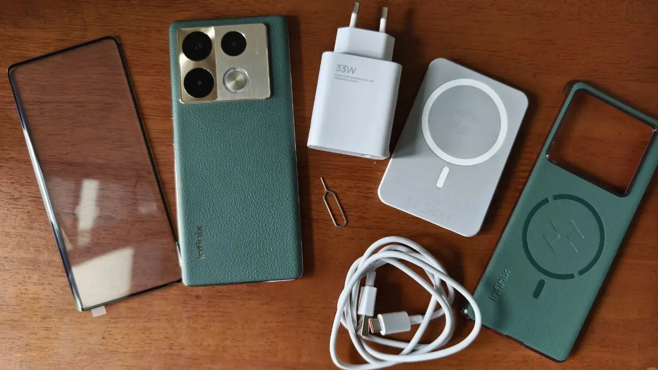 Kelengkapan di box Infinix Note 40 Pro