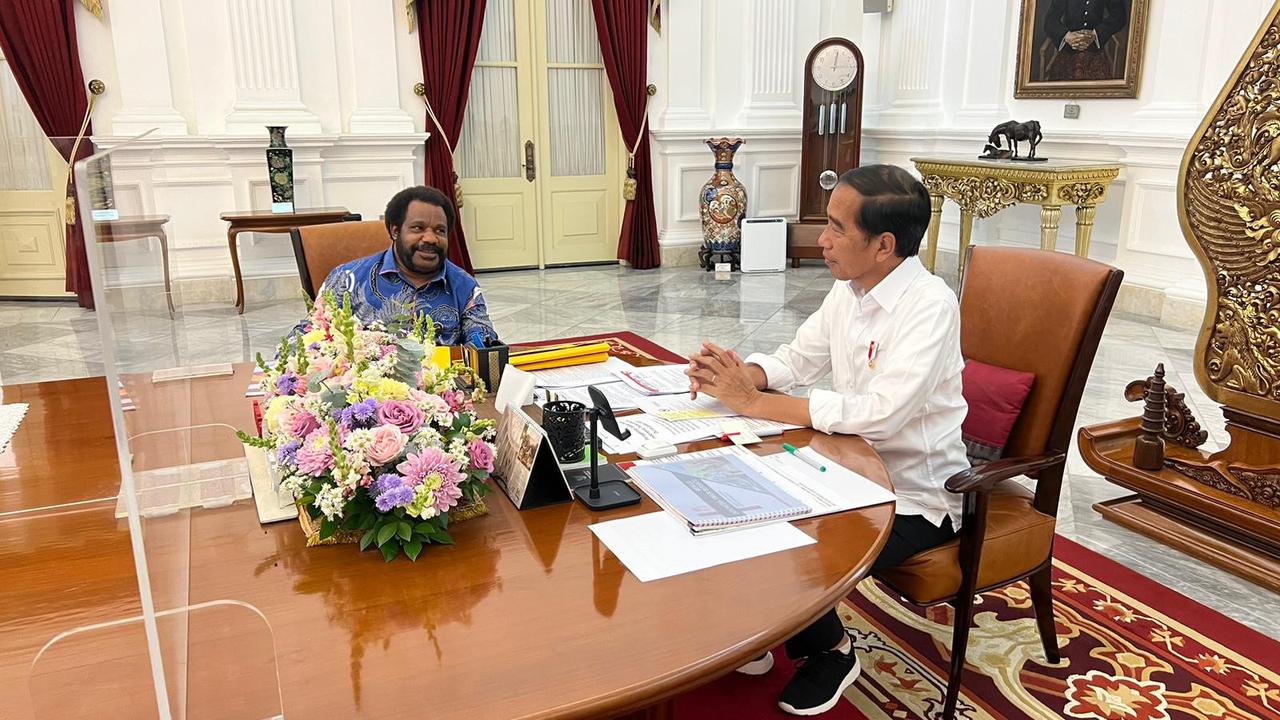 Lenis Kogoya Sebut Warga Adat Papua Dukung Prabowo Jadi Capres 2024, Lanjutkan Kinerja Jokowi