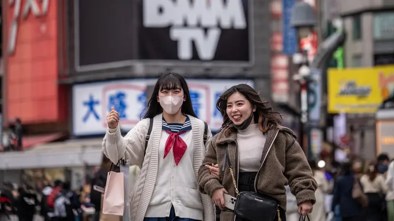 Warga Jepang Enggan Copot Masker Meski Tak Wajib Lagi