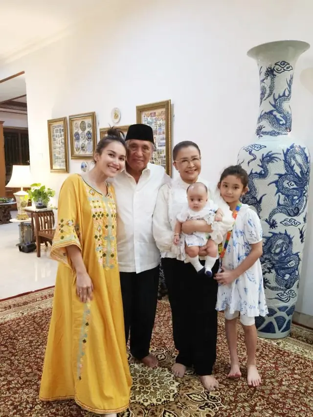 Ayu Ting Ting kumpul bersama tantenya (Instagram/ayutingting92)