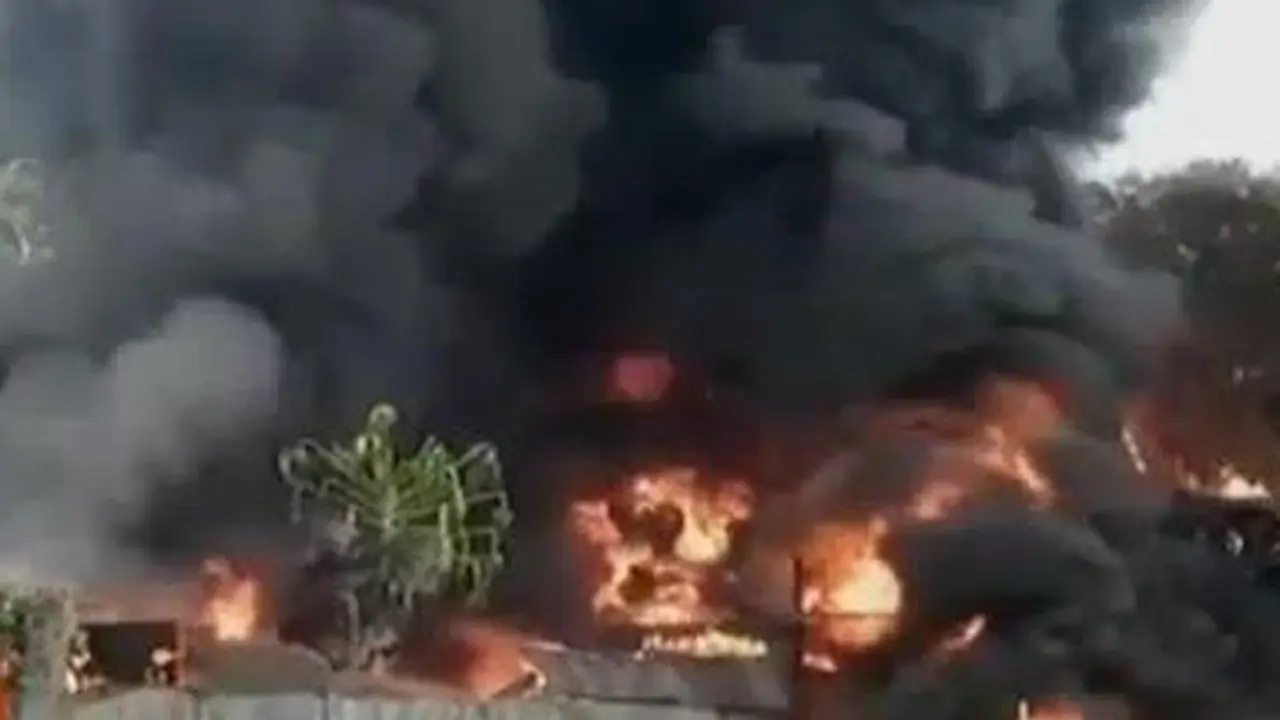 Pabrik Terbakar di Pekalongan 