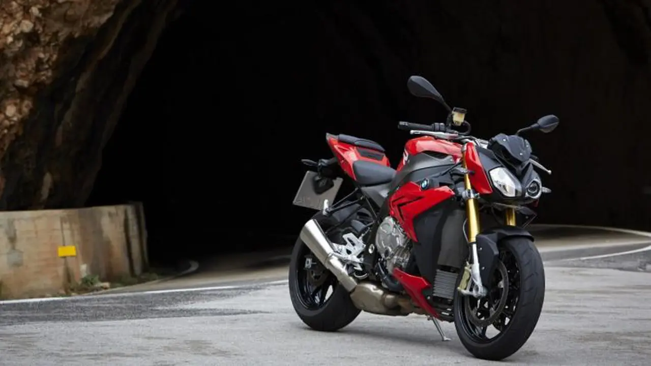 Deretan Superbike Agresif Bermuka Robot