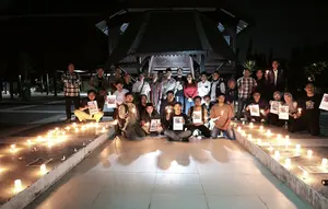 Nyala Lilin dan Doa untuk Jurnalis Hilang Kontak