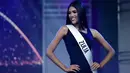 Kontestan dari Zulia, Melissa Jimenez berpose selama gladi resik Miss Venezuela 2019 di Caracas (30/7/2019). Di 2019, untuk pertama kalinya Miss Venezuela tidak akan menyebutkan ukuran pinggang, pinggul dan dada para kandidat untuk menghindari stereotip gender perempuan. (AFP Photo/Federico Parra)