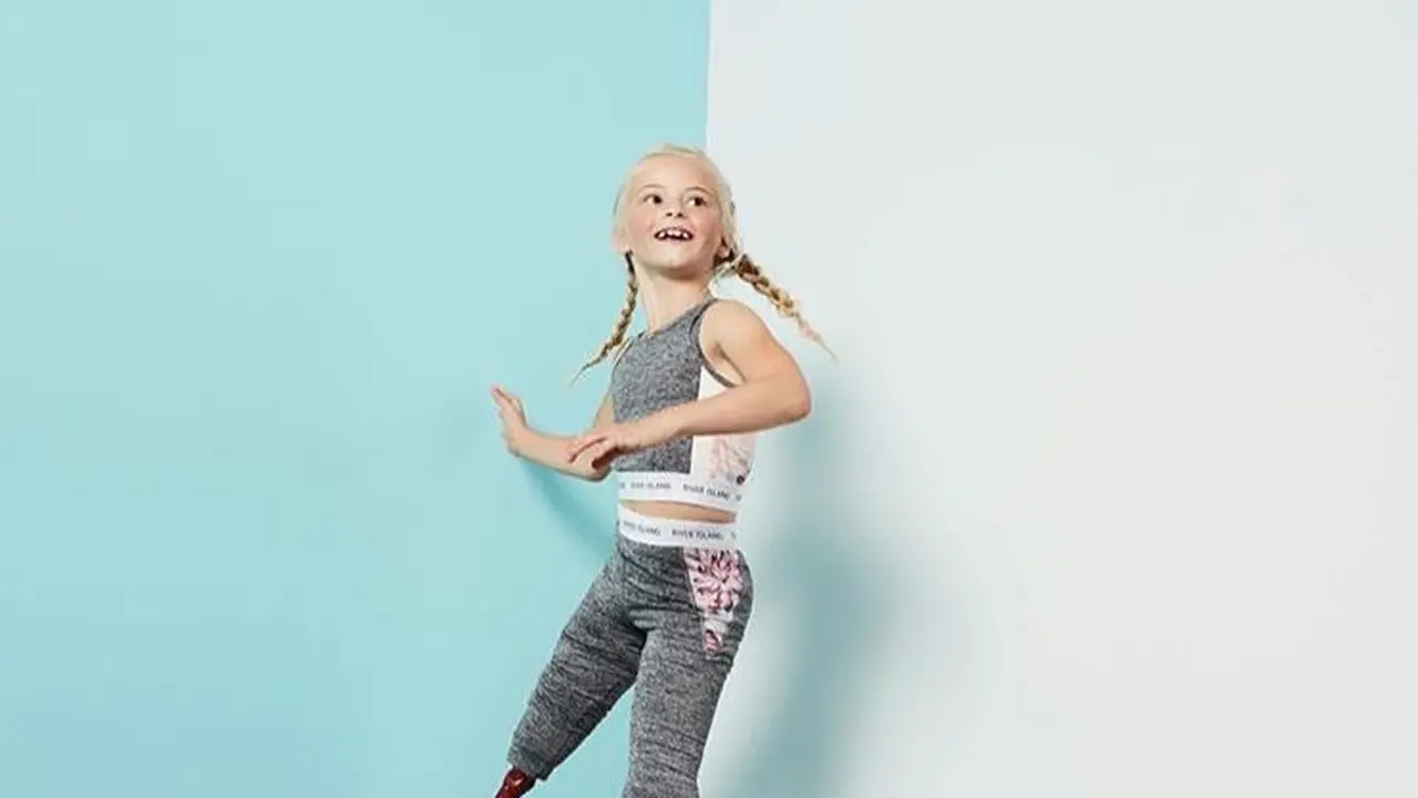 Daisy May, Model Cilik Tanpa Kaki yang Menginspirasi