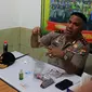 DN, terduga suntik lari yang menghebohkan warga Kota Jayapura, saat bertemu Kapolda Papua. (Liputan6.com/Katharina Janur) 