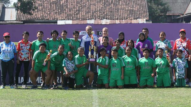 Tim sepak bola Putri Mataram
