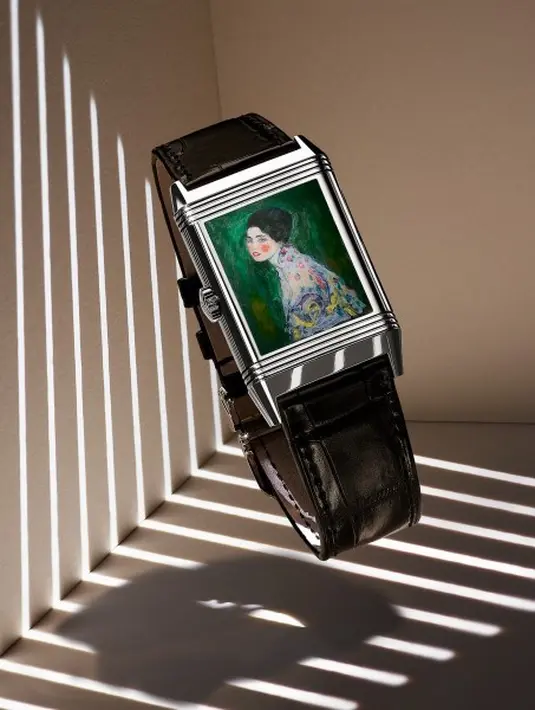 Jaeger-LeCoultre memperkenalkan Reverso Tribute Enamel Hidden Treasures, trio jam tangan yang merayakan karya tiga master hebat dari awal Seni Modern: Gustave Courbet, Vincent Van Gogh dan Gustav Klimt. (dok/ Jaeger-LeCoultre).