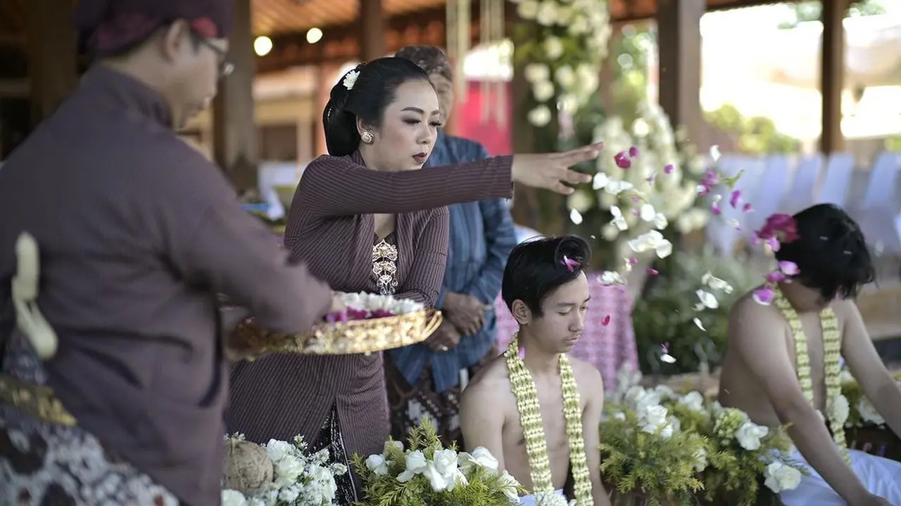 Ruwatan anak Soimah