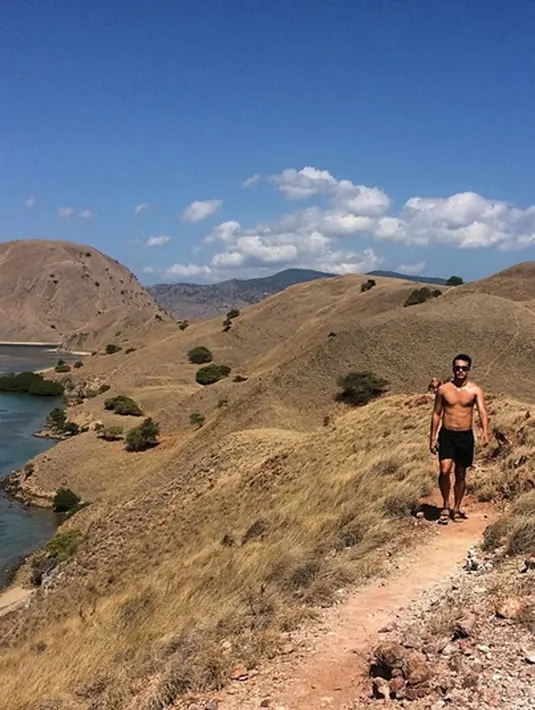 (via instagram/@nicholassaputra)