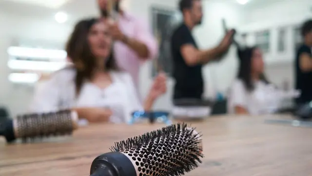 Penyebab dan Cara Mencegah Kerontokan Rambut Berlebihan