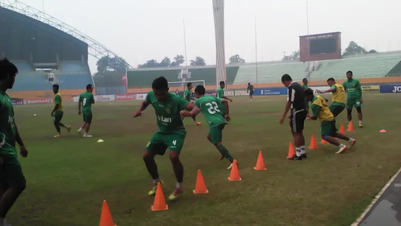 Latihan Bonek FC (Liputan6.com / Nefri Inge)