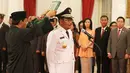 Plt Gubernur DKI Jakarta, Djarot Saiful Hidayat saat disumpah menjadi Gubernur definitif DKI Jakarta di Istana Negara, Jakarta, Kamis (15/6). Djarot dilantik untuk sisa periode 2012-2017. (Liputan6.com/Angga Yuniar)