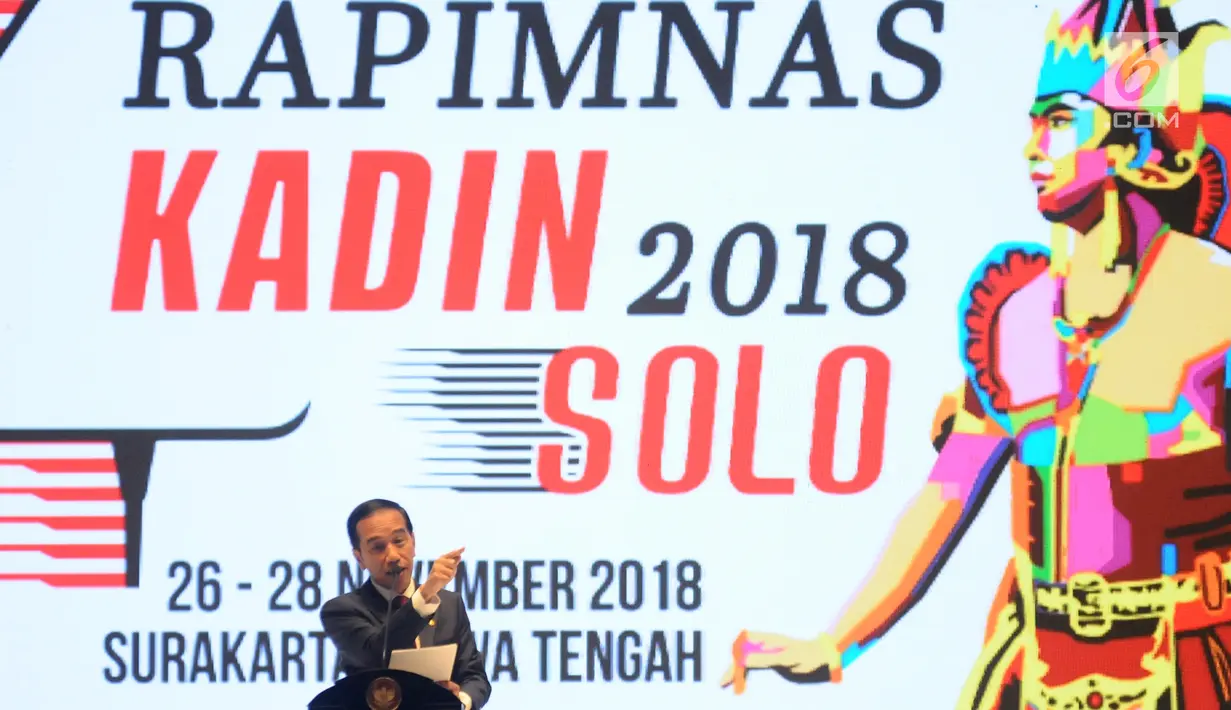 Presiden Jokowi memberikan sambutan pada acara penutupan Rapimnas Kadin di Solo, Jawa Tengah, Rabu (28/11). Jokowi berencana membatalkan rencana relaksasi Daftar Negatif Investasi (DNI) dari paket kebijakan ekonomi ke-16. (Liputan6.com/Angga Yuniar)