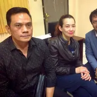 Kondisi terkini Reza Artamevia yang didampingi sang kuasa hukum, Ramdan Alamsyah. (via Path Ramdan Alamsyah)