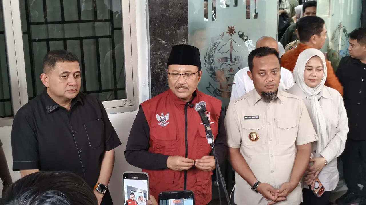 Menteri Sosial Saifullah Yusuf saat sosialisasi perlinsos digital di Makassar. (Liputan6.com/Fauzan)