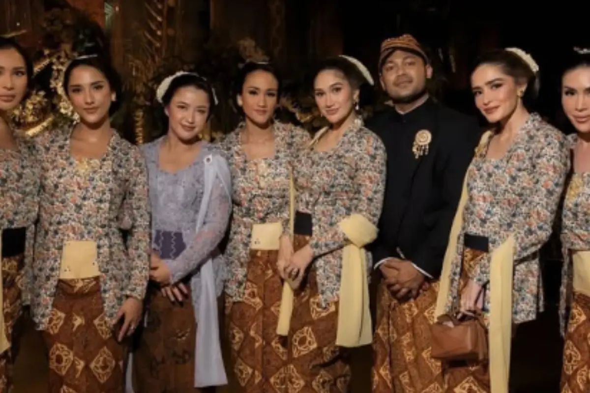 Yasmine Wildblood saat pernikahan Darma Mangkuluhur dan DJ Patricia (Foto: Instagram @yaswilblood)