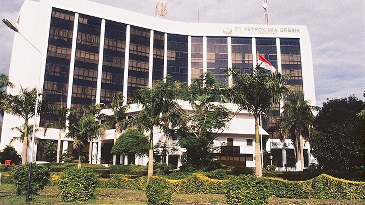 Gedung Petrokimia Gresik (pupuk-indonesia.com)